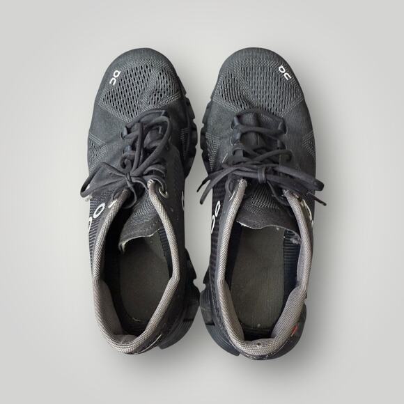 ON Running Cloud Women’s Shoes – Size W7.5 – Black – Pre-Owned - Picture 3 of 11